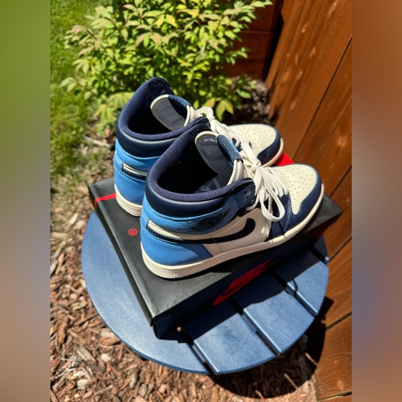 Air Jordan 1 Retro High OG Obsidian - University Blue - Picture 5 of 9